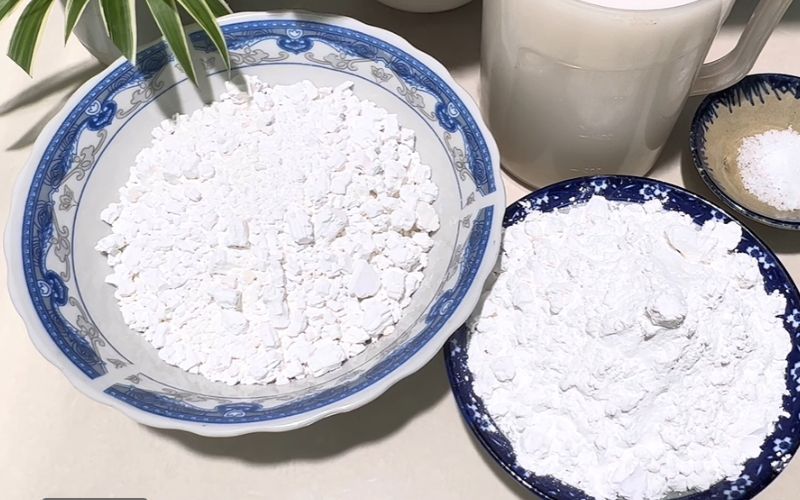 Chuẩn bị bột gạo và bột năng