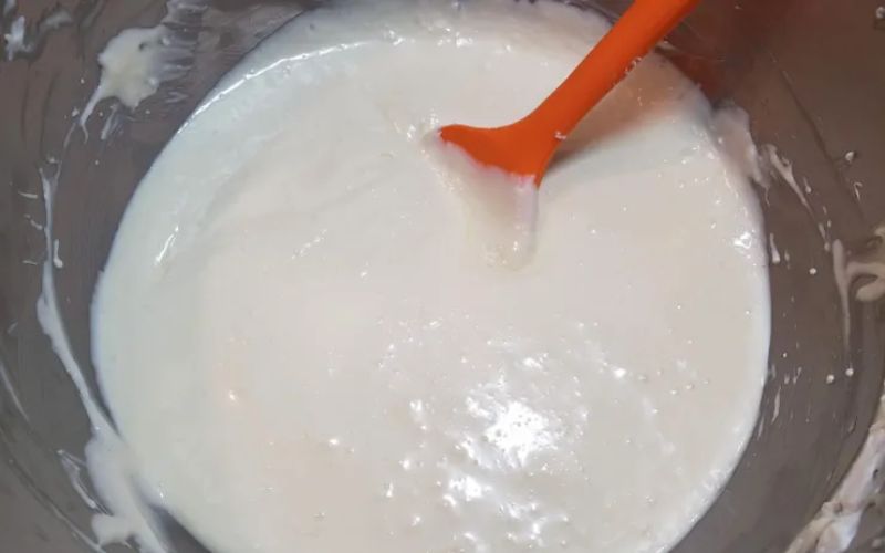 Khi bột đã đạt được độ sánh mịn như mong muốn, bạn có thể tắt bếp