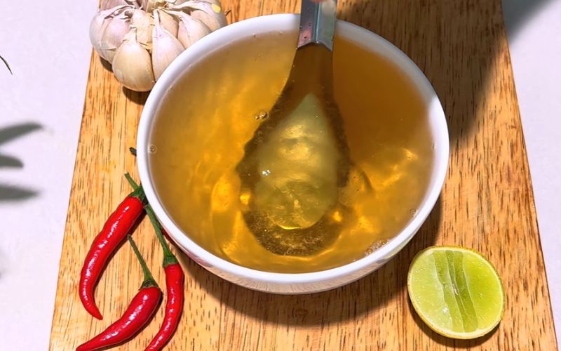 Làm nước mắm chua ngọt